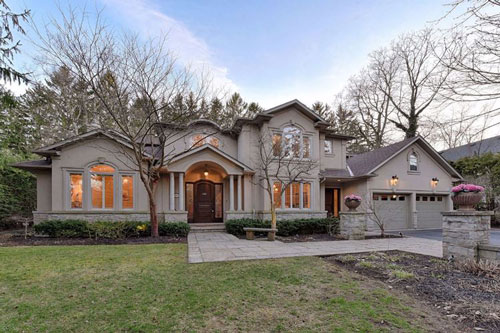 464 Chamberlain Lane outside
